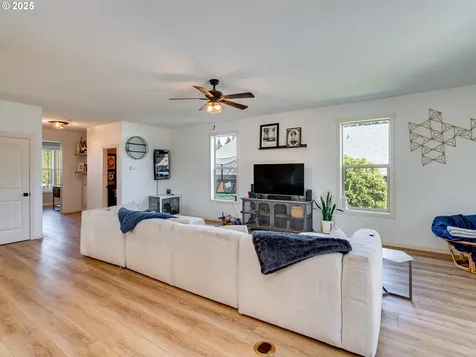 518 N 39th Place Ridgefield WA 98642