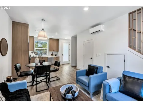 2381 SE 45th Avenue Portland OR 97215