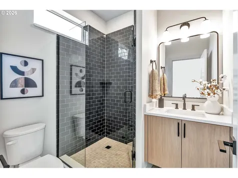 2381 SE 45th Avenue Portland OR 97215