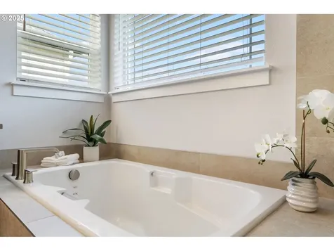 18246 SW Silvertip Street Beaverton OR 97007