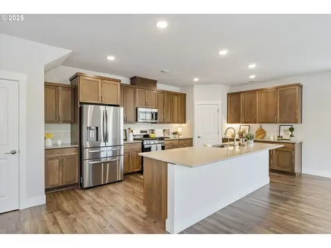 18246 SW Silvertip Street Beaverton OR 97007