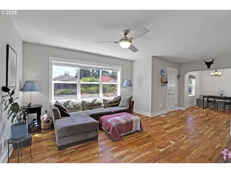 4621 SE 51st Avenue Portland OR 97206