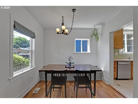 4621 SE 51st Avenue Portland OR 97206