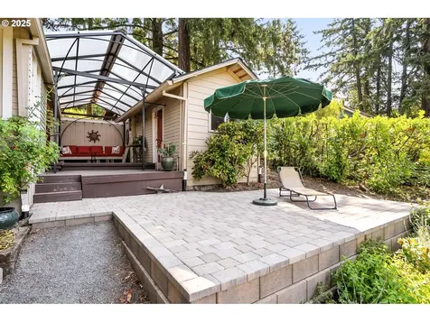 8147 SW 40th Avenue Portland OR 97219