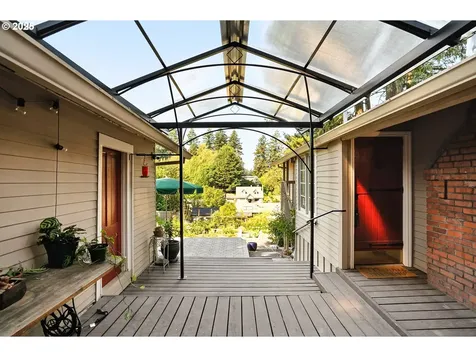 8147 SW 40th Avenue Portland OR 97219