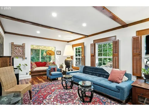 8147 SW 40th Avenue Portland OR 97219