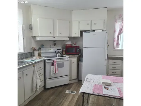 1901 SE Minter Bridge Road Hillsboro OR 97123