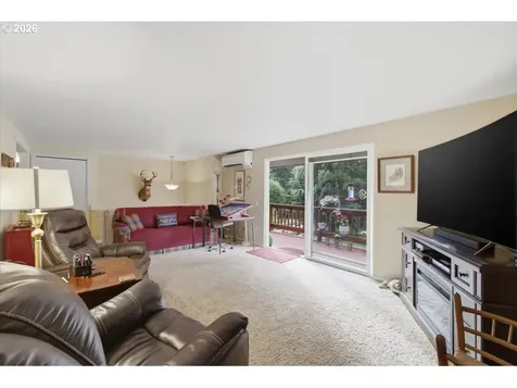 41178 Port Drive Sweet Home OR 97386