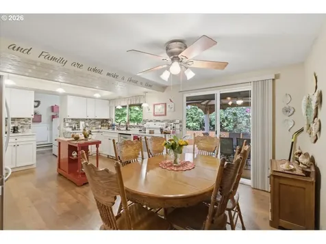 41178 Port Drive Sweet Home OR 97386