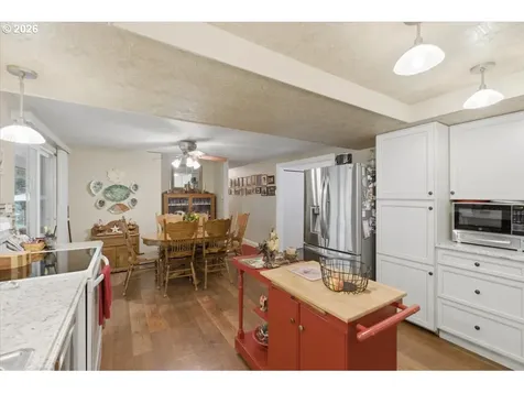41178 Port Drive Sweet Home OR 97386