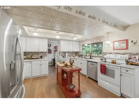 41178 Port Drive Sweet Home OR 97386