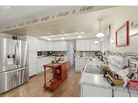 41178 Port Drive Sweet Home OR 97386