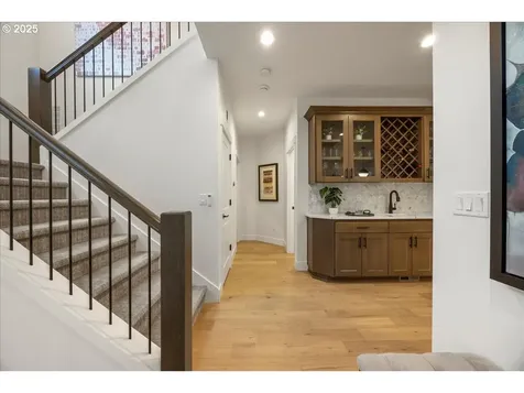 17815 Pilkington Road Lake Oswego OR 97035