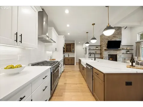 17815 Pilkington Road Lake Oswego OR 97035