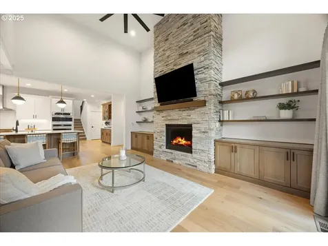 17815 Pilkington Road Lake Oswego OR 97035