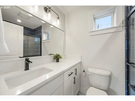 17815 Pilkington Road Lake Oswego OR 97035