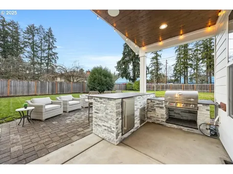 17815 Pilkington Road Lake Oswego OR 97035
