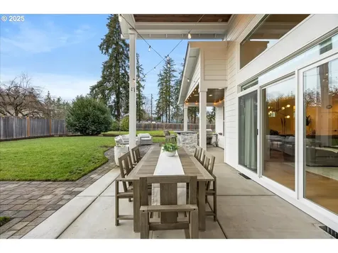 17815 Pilkington Road Lake Oswego OR 97035