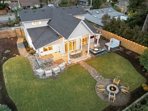17815 Pilkington Road Lake Oswego OR 97035