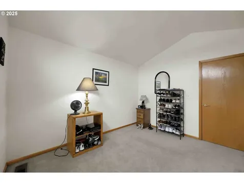 2451 Bowtie Avenue Eugene OR 97404