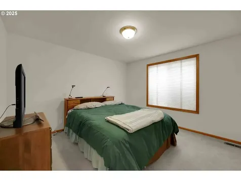2451 Bowtie Avenue Eugene OR 97404