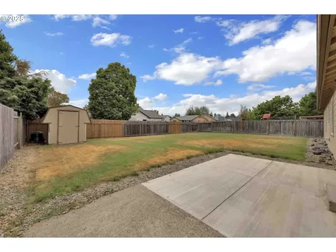 2451 Bowtie Avenue Eugene OR 97404