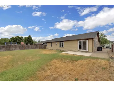 2451 Bowtie Avenue Eugene OR 97404