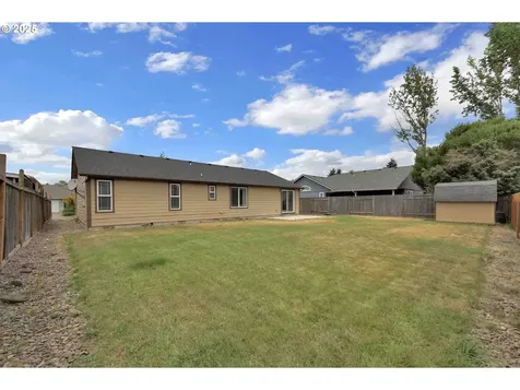 2451 Bowtie Avenue Eugene OR 97404