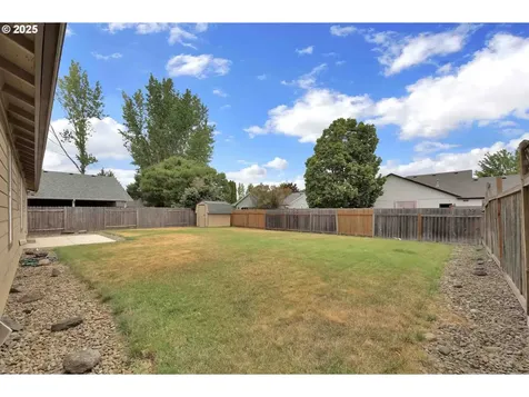 2451 Bowtie Avenue Eugene OR 97404