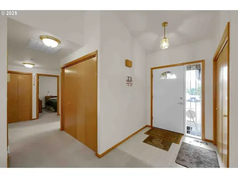 2451 Bowtie Avenue Eugene OR 97404