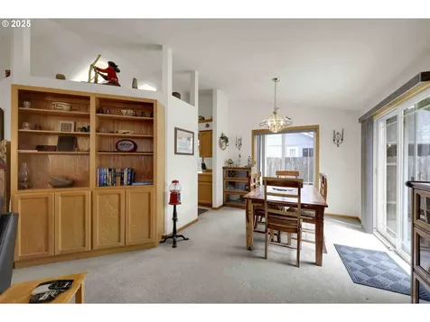 2451 Bowtie Avenue Eugene OR 97404
