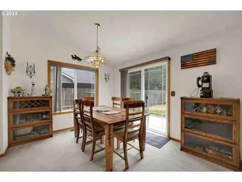 2451 Bowtie Avenue Eugene OR 97404