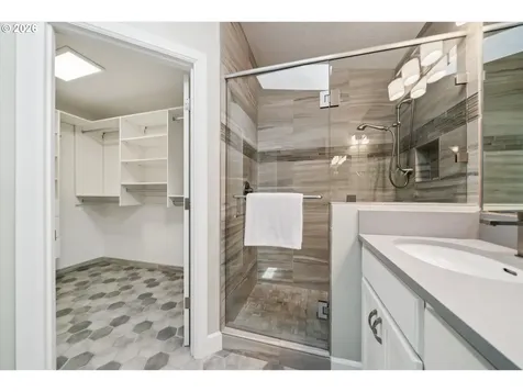 6715 NE Rosebay Drive Hillsboro OR 97124