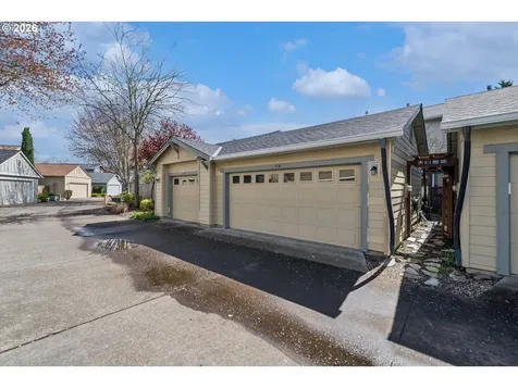 6715 NE Rosebay Drive Hillsboro OR 97124