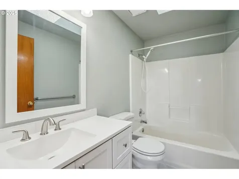 6916 SE 116th Avenue Portland OR 97266