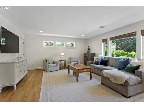 8065 SW Laurel Street Portland OR 97225