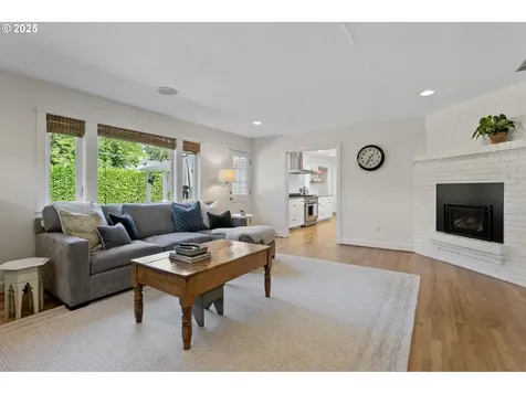 8065 SW Laurel Street Portland OR 97225