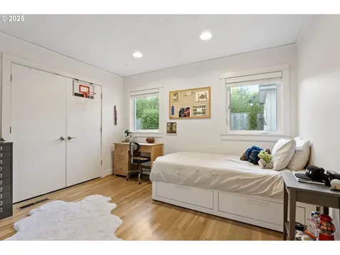 8065 SW Laurel Street Portland OR 97225