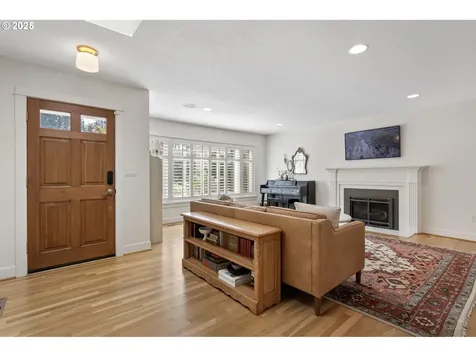 8065 SW Laurel Street Portland OR 97225