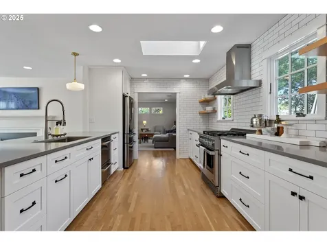 8065 SW Laurel Street Portland OR 97225