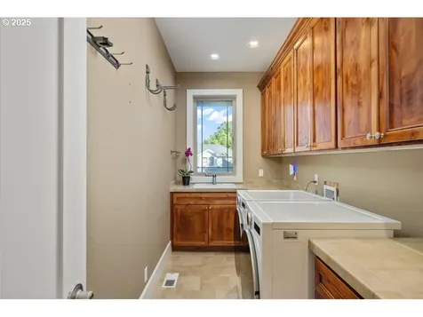 1261 Wells Street Lake Oswego OR 97034