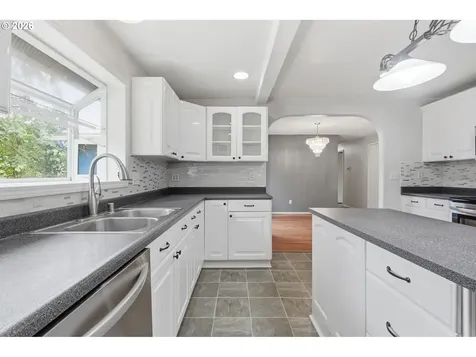 608 NE 124th Avenue Vancouver WA 98684