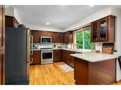 9020 SW Reiling Street Portland OR 97224