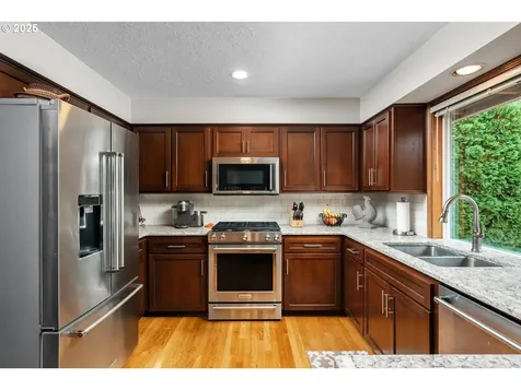 9020 SW Reiling Street Portland OR 97224