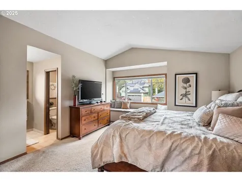 9020 SW Reiling Street Portland OR 97224