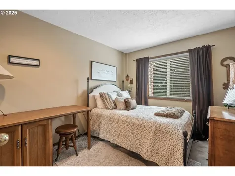 9020 SW Reiling Street Portland OR 97224