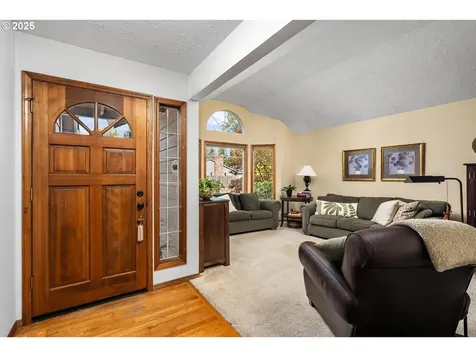 9020 SW Reiling Street Portland OR 97224