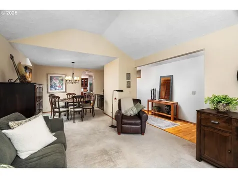 9020 SW Reiling Street Portland OR 97224