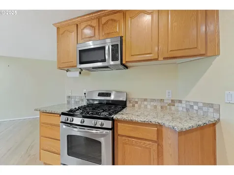 2708 N Main Street Newberg OR 97132