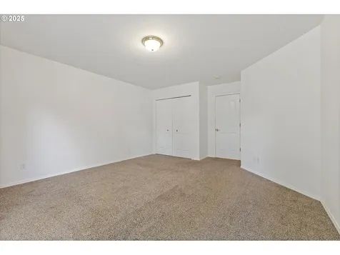 2708 N Main Street Newberg OR 97132